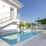 With Pool In 53918 Appartamento