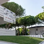 With Pool In 53918 *