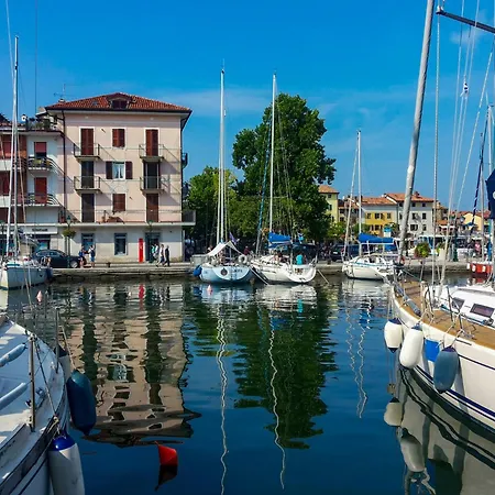 With Pool In 53918 Apartment *