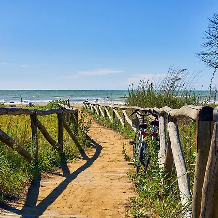 With Pool In 53918 Apartment *