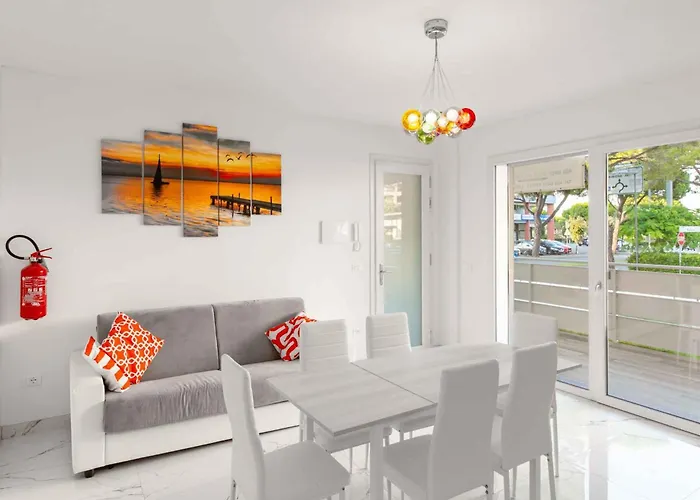 With Pool In 53918 Apartment