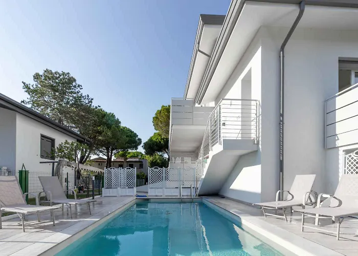 With Pool In 53918 Apartment