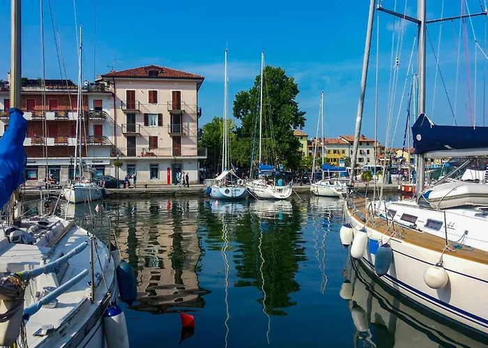 With Pool In 53918 Apartment *